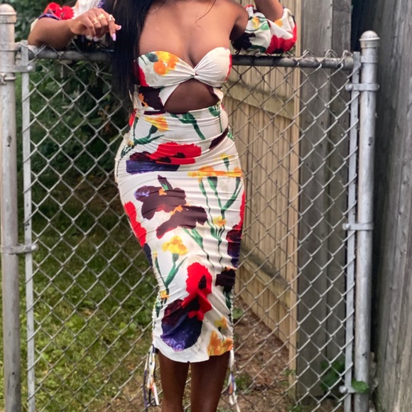 Drawstring Floral Dress - Picture 1 of 5